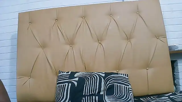 Snapshot of Ladyxx21 chatting on February 19, 4:53 am Ladyxx21 online show from February 19, 4:53 am