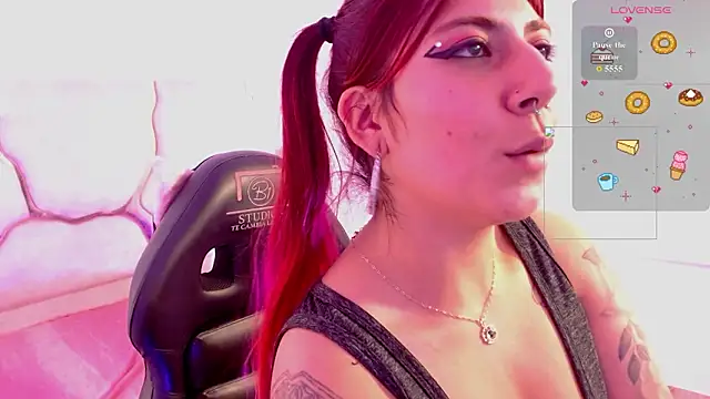 Sashaa tay online show from February 18, 7:10 pm