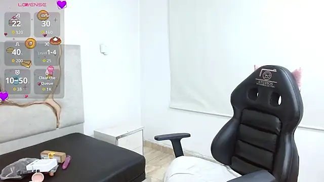 Sashaa tay online show from February 27, 7:35 pm