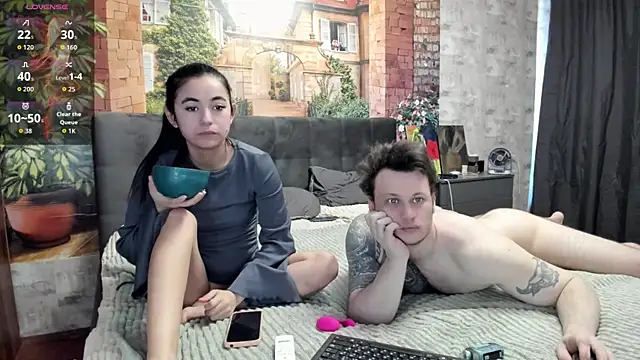  littleangie  online show from April 24, 2:46 am