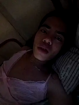 Snapshot of Wildcam21 chatting on February 5, 6:37 pm Wildcam21 online show from February 5, 6:37 pm