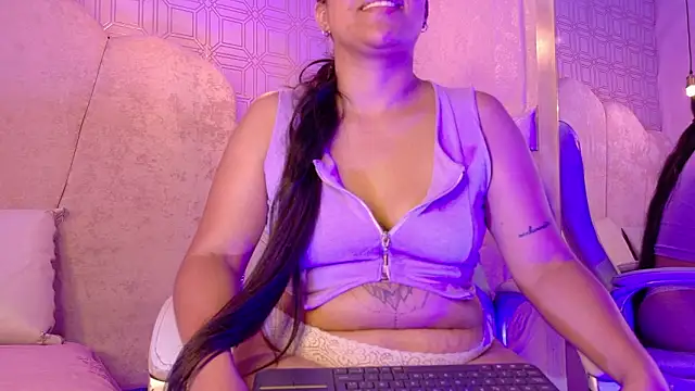 Snapshot of SasshaSpicy chatting on February 5, 2:57 pm SasshaSpicy online show from February 5, 2:57 pm