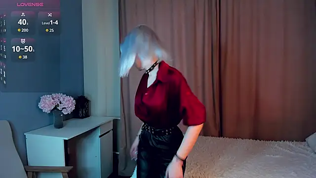 GoldenLenarz online show from March 31, 11:12 am