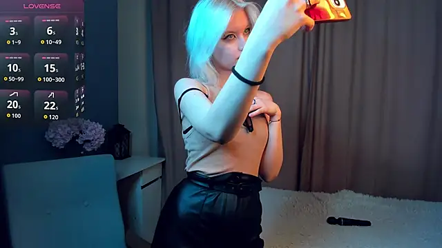 GoldenLenarz online show from March 21, 11:03 am