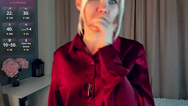 GoldenLenarz online show from March 3, 11:06 am