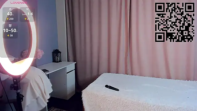 GoldenLenarz online show from April 13, 11:03 am