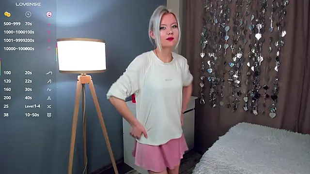 GoldenLenarz online show from February 20, 11:12 am