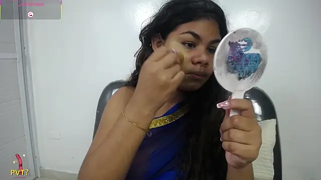 Snapshot of yaazhinii chatting on May 18, 11:37 am yaazhinii online show from May 18, 11:37 am