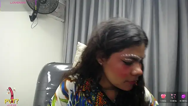 yaazhinii online show from March 20, 12:06 pm