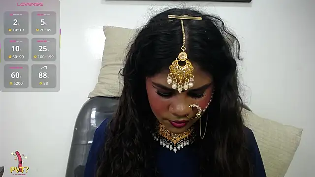 Snapshot of yaazhinii chatting on April 23, 12:29 pm yaazhinii online show from April 23, 12:29 pm