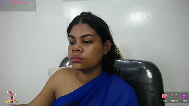 Snapshot of yaazhinii chatting on May 14, 11:40 am yaazhinii online show from May 14, 11:40 am