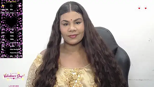 Snapshot of yaazhinii chatting on February 12, 11:43 am yaazhinii online show from February 12, 11:43 am