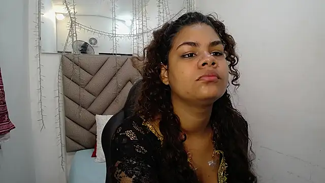 yaazhinii online show from March 12, 11:25 am