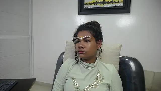 yaazhinii online show from March 28, 11:55 am