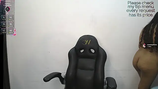 yaazhinii online show from March 9, 11:58 am