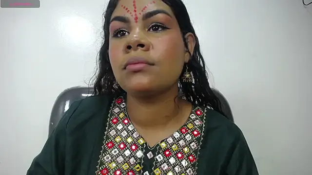 Snapshot of yaazhinii chatting on May 23, 12:04 pm yaazhinii online show from May 23, 12:04 pm