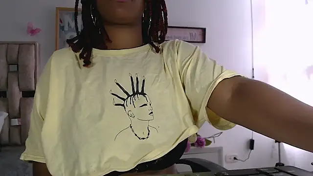 Snapshot of Aantoniaa_brown27 chatting on February 19, 2:36 pm Aantoniaa brown27 online show from February 19, 2:36 pm