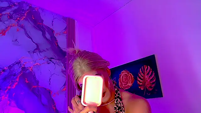 Snapshot of Aranza_Dollts chatting on June 19, 7:20 pm Aranza Dollts online show from June 19, 7:20 pm