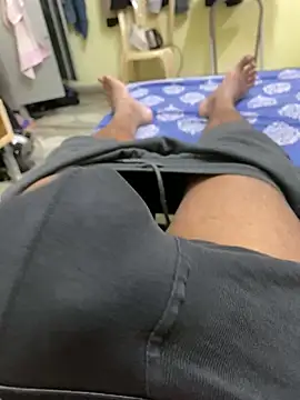 Snapshot of adiiiroccc chatting on February 10, 3:33 pm adiiiroccc online show from February 10, 3:33 pm