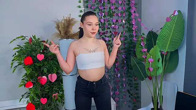 RoxannRunk online show from February 18, 6:44 am