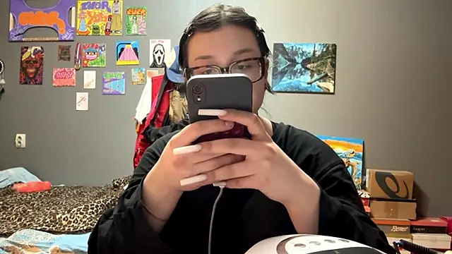 Snapshot of AngelLune chatting on February 7, 7:33 pm AngelLune online show from February 7, 7:33 pm