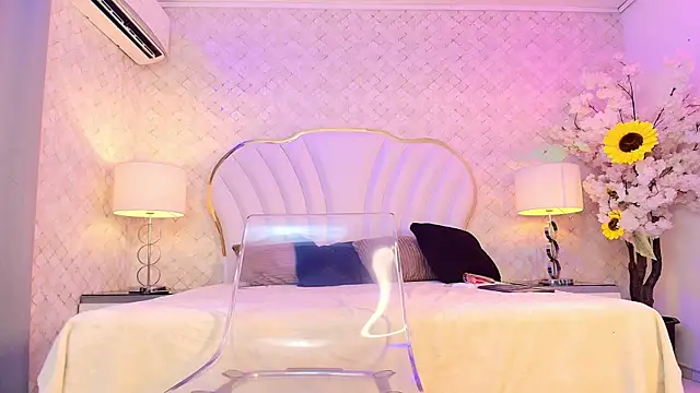 YazminJenner online show from July 7, 6:47 am