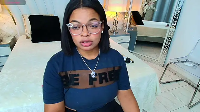 YazminJenner online show from April 24, 5:09 am