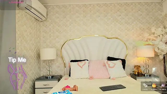 YazminJenner online show from May 20, 5:37 am