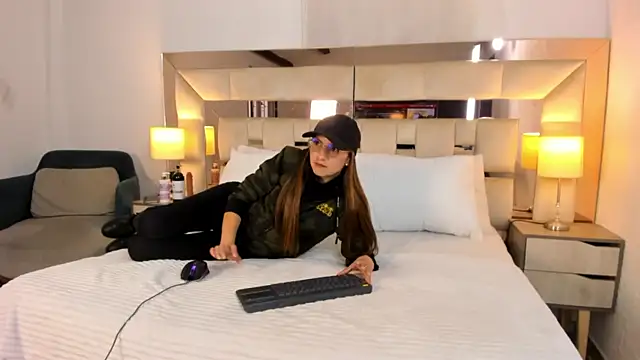 EloiseClairmont online show from February 28, 7:46 pm