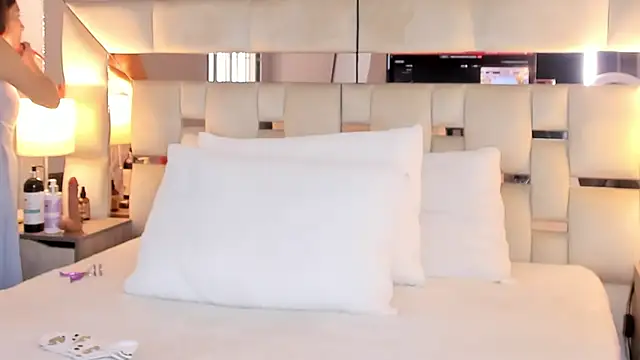 EloiseClairmont online show from March 13, 7:52 pm