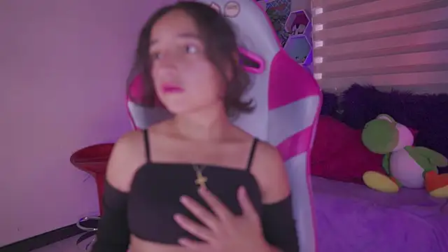  emily jonexs online show from March 15, 4:03 pm