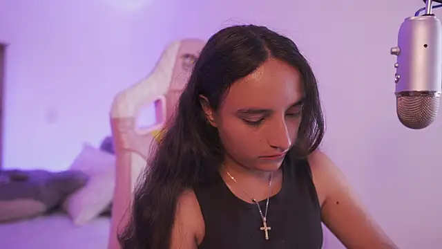  emily jonexs online show from March 10, 9:52 pm