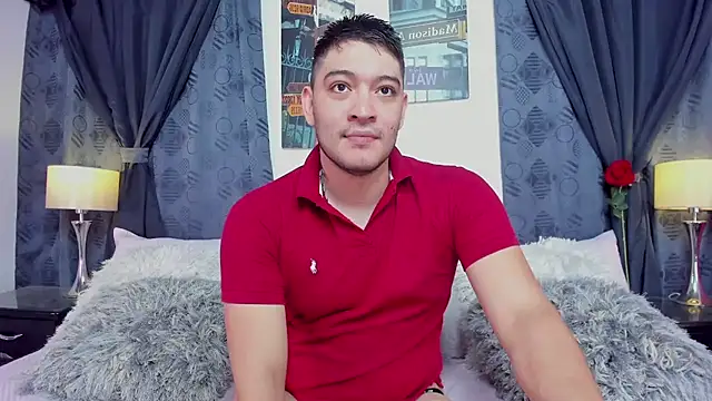 NicoHoffman online show from April 14, 10:15 pm