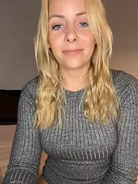 emily-becker22 online show from June 12, 7:22 pm