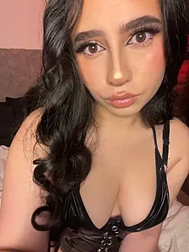 Snapshot of Sofiia_Vegaa chatting on February 21, 12:01 am Sofiia Vegaa online show from February 21, 12:01 am