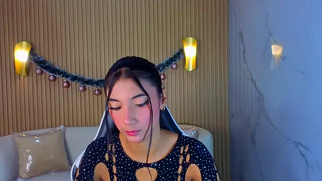 Snapshot of Perla_Moon_Tx chatting on February 6, 12:34 pm Perla Moon Tx online show from February 6, 12:34 pm