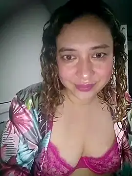 Snapshot of Nyssa_Coil chatting on February 19, 3:25 am Nyssa Coil online show from February 19, 3:25 am