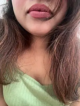 Snapshot of riya_sharma11 chatting on February 11, 10:26 am riya sharma11 online show from February 11, 10:26 am