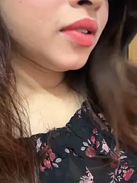 Snapshot of riya_sharma11 chatting on February 25, 12:05 pm riya sharma11 online show from February 25, 12:05 pm