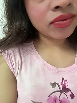 Snapshot of riya_sharma11 chatting on February 17, 11:40 am riya sharma11 online show from February 17, 11:40 am