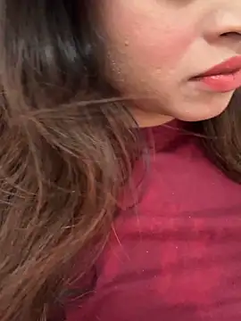 Snapshot of riya_sharma11 chatting on February 24, 11:44 am riya sharma11 online show from February 24, 11:44 am