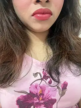 Snapshot of riya_sharma11 chatting on February 26, 5:13 pm riya sharma11 online show from February 26, 5:13 pm