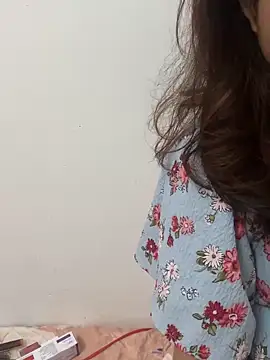 Snapshot of riya_sharma11 chatting on February 21, 11:40 pm riya sharma11 online show from February 21, 11:40 pm