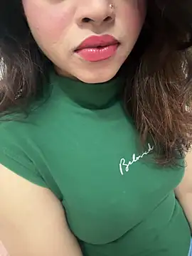 Snapshot of riya_sharma11 chatting on February 22, 1:35 pm riya sharma11 online show from February 22, 1:35 pm