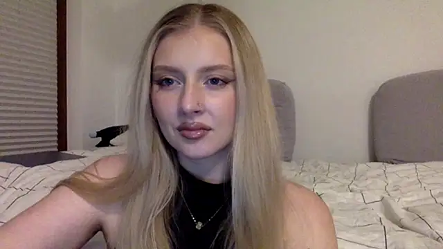 MayaWetDream online show from February 5, 5:20 pm