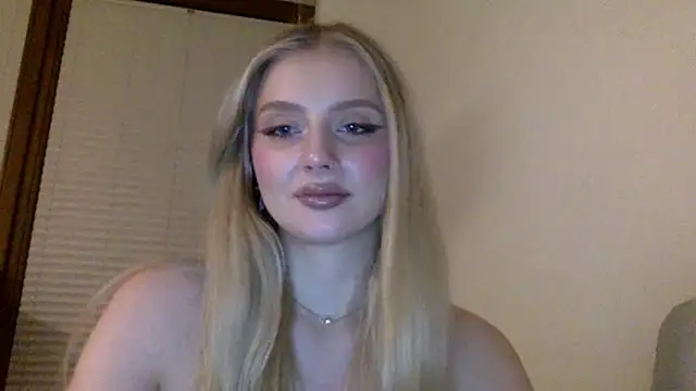 MayaWetDream online show from April 21, 8:48 pm