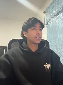 Snapshot of Pedestal_diamant chatting on February 27, 10:53 pm Pedestal diamant online show from February 27, 10:53 pm