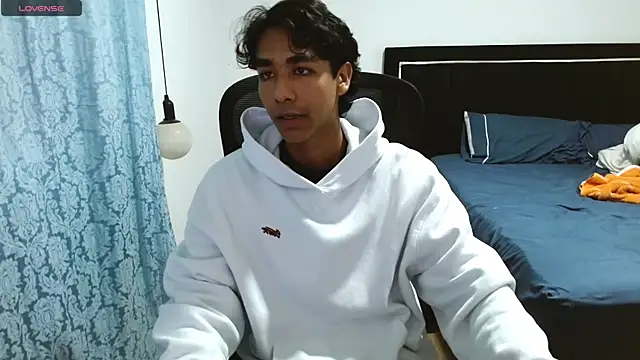 Pedestal diamant online show from April 2, 11:33 pm