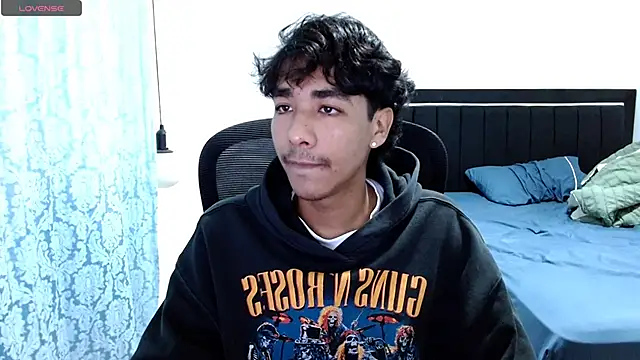 Pedestal diamant online show from March 14, 12:05 am