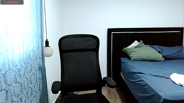 Pedestal diamant online show from March 8, 8:23 pm